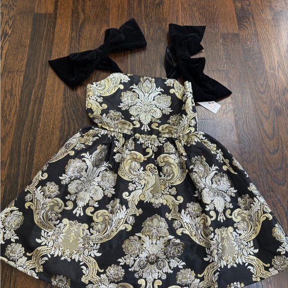 Girls NWT size 7 Elegant Black and Gold Kids Dress - Picture 1 of 3